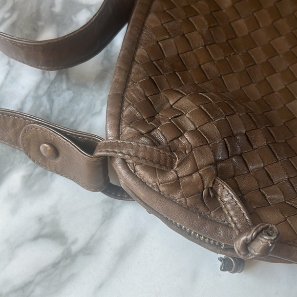 Bottega Veneta Chocolate Brown Intrecciato Leather Shoulder Bag Authentic - Picture 14 of 16